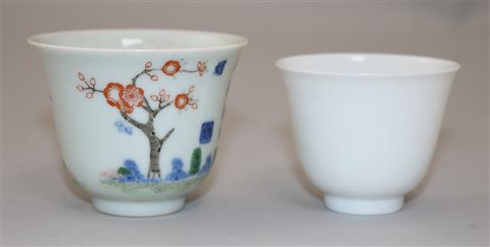 A Chinese wucai cup and another Chinese cup